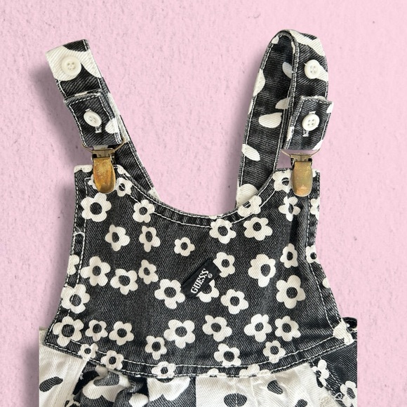 VINTAGE BABY GUESS Sz 24 Months Denim Overalls BLACK/WHITE DAISY PRINTS POCKETS - Picture 2 of 7